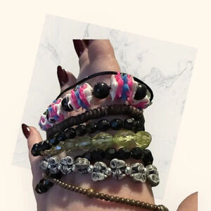 5/$20 Bundle of 8‎ Stretch Bracelets